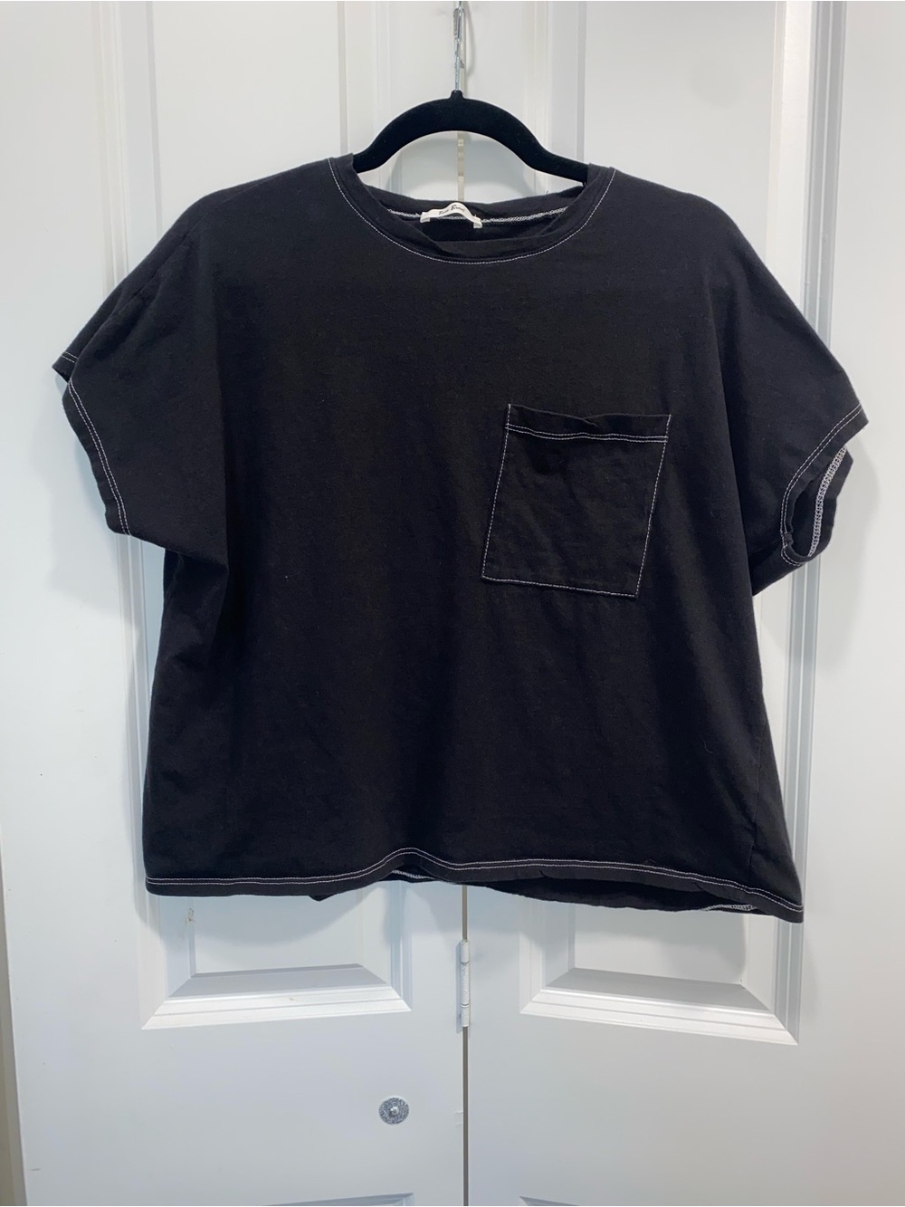 Tres Bien Black Crop Tee with Contrast Stitching